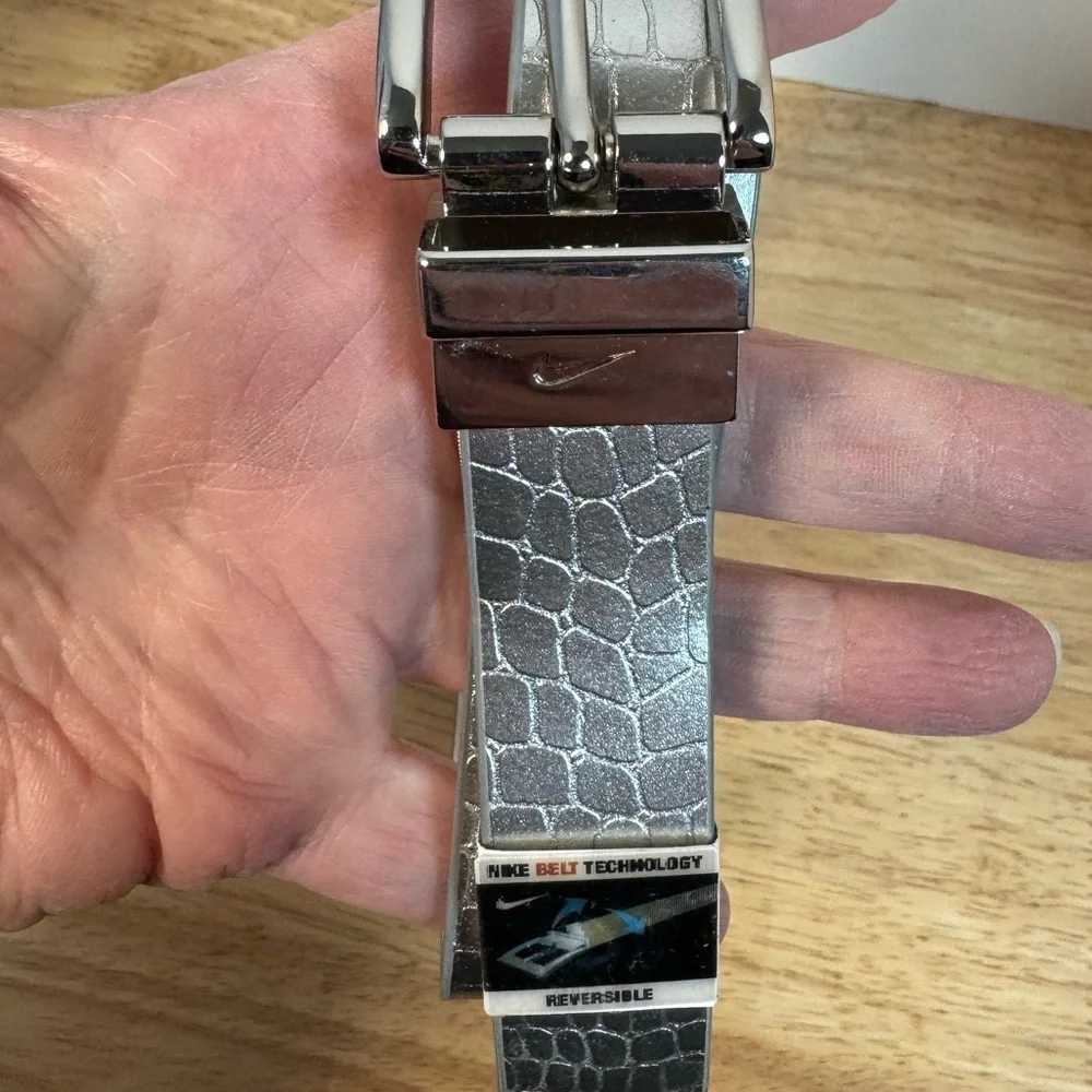 Nike Silver Reversible Belt XS